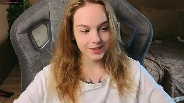 Snapshot of LeiaMurph chatting on 06-18-26, 11:14 LeiaMurph online show from 06-18-26, 11:14