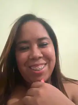 Snapshot of Tainesilva chatting on 05-15-26, 03:46 Tainesilva online show from 05-15-26, 03:46