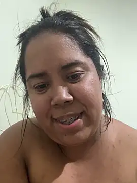 Snapshot of Tainesilva chatting on 05-19-26, 02:18 Tainesilva online show from 05-19-26, 02:18