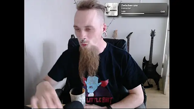 Snapshot of THatRandomMetalHead chatting on 06-15-26, 02:41 THatRandomMetalHead online show from 06-15-26, 02:41