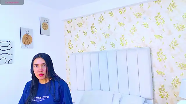 Lia Honey online show from 04-17-26, 12:08