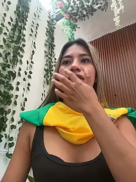 Snapshot of Kimmiebellarie chatting on 06-16-26, 01:14 Kimmiebellarie online show from 06-16-26, 01:14