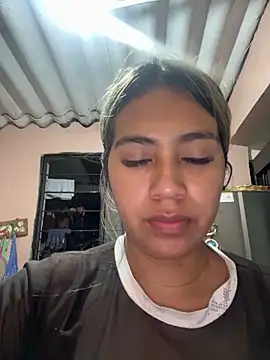 Snapshot of Kimmiebellarie chatting on 06-20-26, 02:47 Kimmiebellarie online show from 06-20-26, 02:47