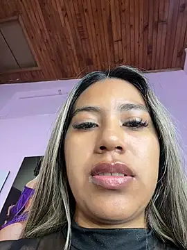 Snapshot of Kimmiebellarie chatting on 07-10-26, 01:14 Kimmiebellarie online show from 07-10-26, 01:14