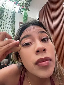 Snapshot of Kimmiebellarie chatting on 07-19-26, 01:59 Kimmiebellarie online show from 07-19-26, 01:59