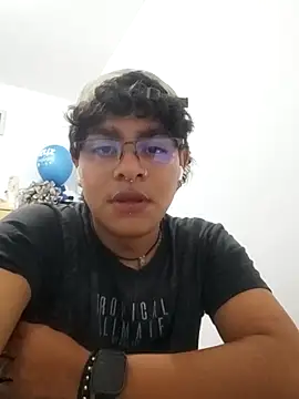 xhecho uzumaki online show from 05-10-26, 04:28