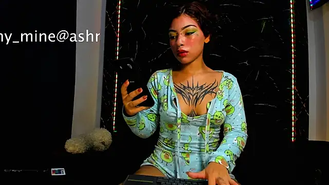Snapshot of Ashnikko___ chatting on 06-19-26, 01:54 Ashnikko online show from 06-19-26, 01:54