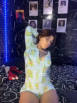 Snapshot of Ashnikko___ chatting on 06-29-26, 11:38 Ashnikko online show from 06-29-26, 11:38