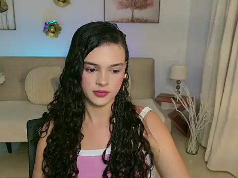 Snapshot of MaraVelvett chatting on 04-28-26, 08:36 MaraVelvett online show from 04-28-26, 08:36