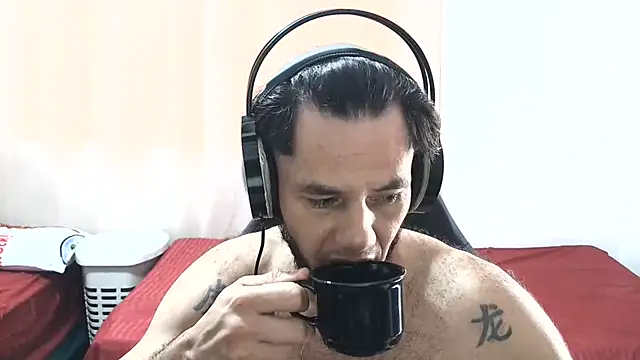 Snapshot of andrew_1520 chatting on 07-30-26, 06:07 andrew 1520 online show from 07-30-26, 06:07