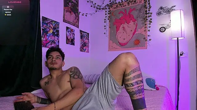 Snapshot of JaxJinx chatting on 04-27-26, 11:58 JaxJinx online show from 04-27-26, 11:58