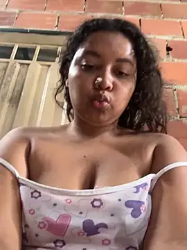 Snapshot of Ninibella chatting on 04-18-26, 06:12 Ninibella online show from 04-18-26, 06:12