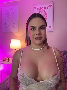 Snapshot of TinaMercier chatting on 05-07-26, 12:27 TinaMercier online show from 05-07-26, 12:27
