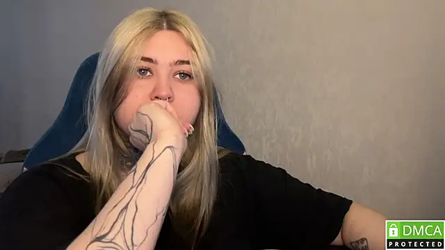 CuteUna online show from 04-19-26, 08:02