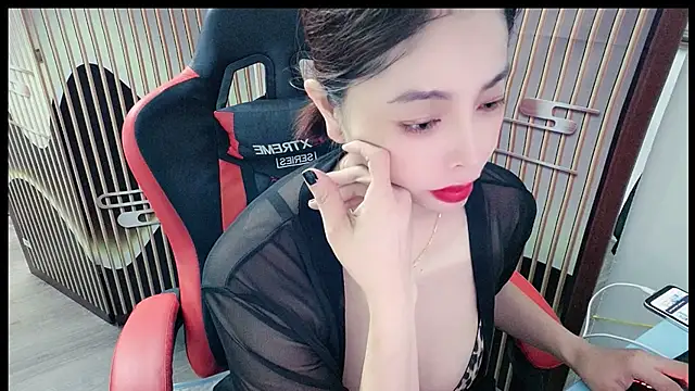 Snapshot of Hot_bbaby chatting on 06-18-26, 04:13 Hot bbaby online show from 06-18-26, 04:13