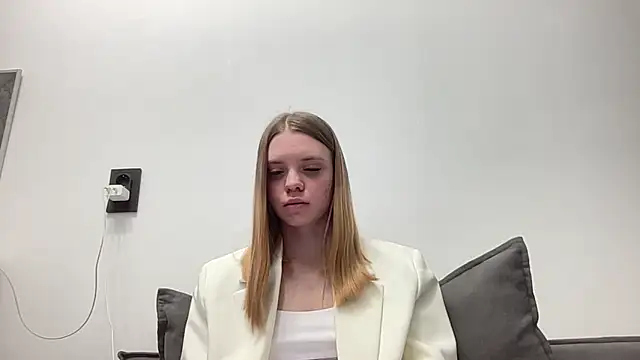 Moris 01  online show from 04-12-26, 04:23