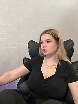 Snapshot of KimEvanss chatting on 06-26-26, 05:23 KimEvanss online show from 06-26-26, 05:23
