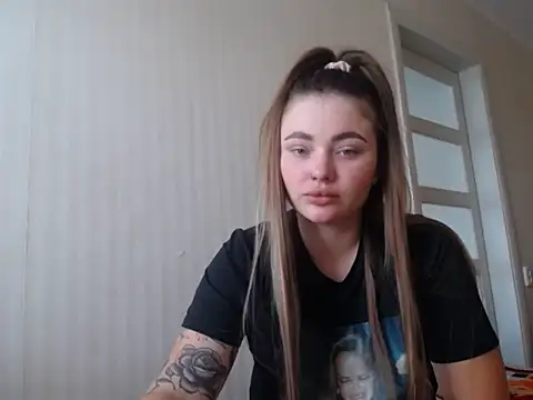 Snapshot of Lola77__ chatting on 06-22-26, 08:33 Lola77 online show from 06-22-26, 08:33