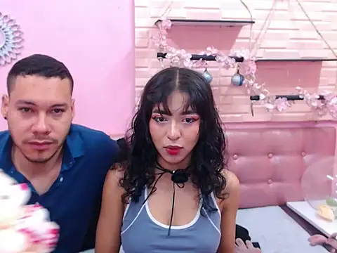 Snapshot of Aronandmoli69 chatting on 04-13-26, 12:21 Aronandmoli69 online show from 04-13-26, 12:21