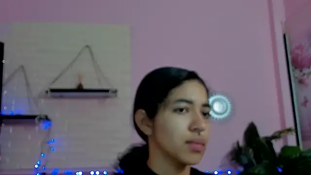 Snapshot of Aronandmoli69 chatting on 06-14-26, 12:18 Aronandmoli69 online show from 06-14-26, 12:18
