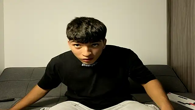 Snapshot of James_silva1 chatting on 04-25-26, 11:35 James silva1 online show from 04-25-26, 11:35