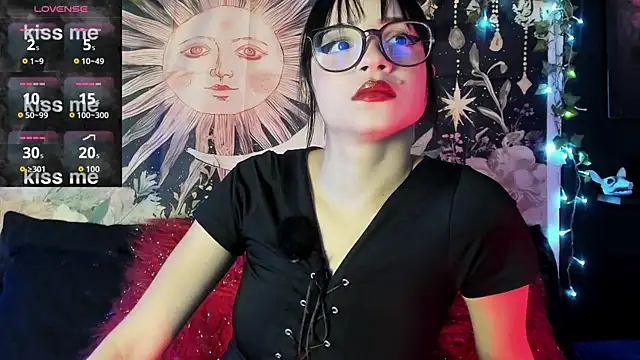Snapshot of LaxiViolet chatting on 07-31-26, 04:06 LaxiViolet online show from 07-31-26, 04:06
