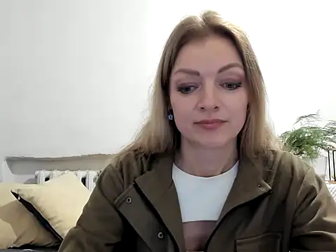 Snapshot of Severina7 chatting on 04-30-26, 05:08 Severina7 online show from 04-30-26, 05:08