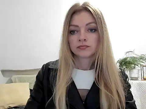Snapshot of Severina7 chatting on 05-05-26, 07:22 Severina7 online show from 05-05-26, 07:22