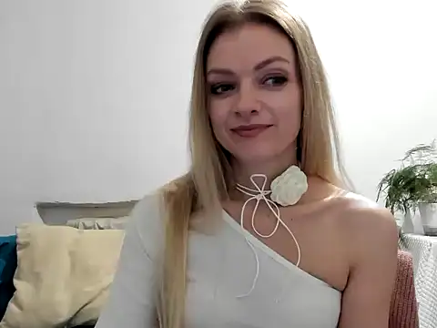 Snapshot of Severina7 chatting on 05-16-26, 04:06 Severina7 online show from 05-16-26, 04:06