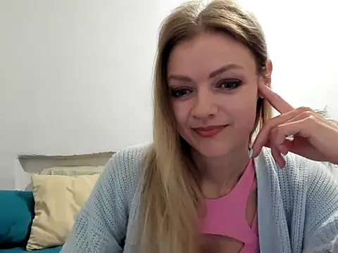 Snapshot of Severina7 chatting on 05-18-26, 08:03 Severina7 online show from 05-18-26, 08:03