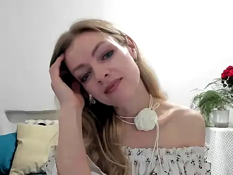 Snapshot of Severina7 chatting on 05-26-26, 08:16 Severina7 online show from 05-26-26, 08:16