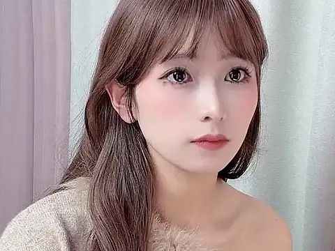 Snapshot of Zora2026 chatting on 04-13-26, 01:16 Zora2026 online show from 04-13-26, 01:16