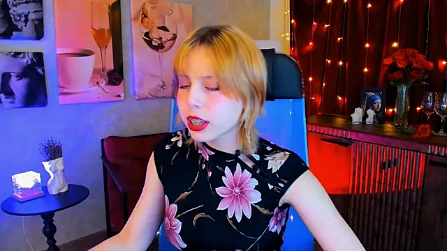 VivienneHebert online show from 04-20-26, 12:41