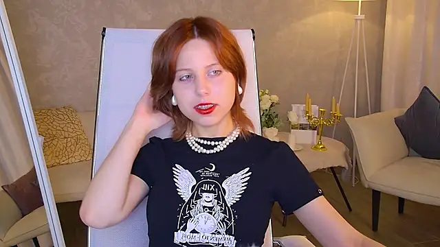 VivienneHebert online show from 05-18-26, 10:04