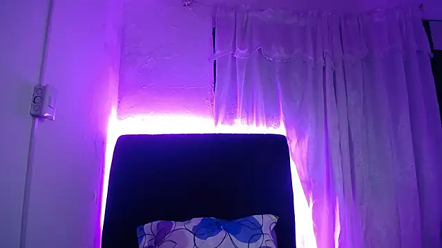 Snapshot of daira2006 chatting on 04-15-26, 03:02 daira2006 online show from 04-15-26, 03:02