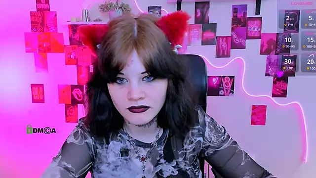 Snapshot of nikki_kiss_ chatting on 05-14-26, 09:05 nikki kiss online show from 05-14-26, 09:05