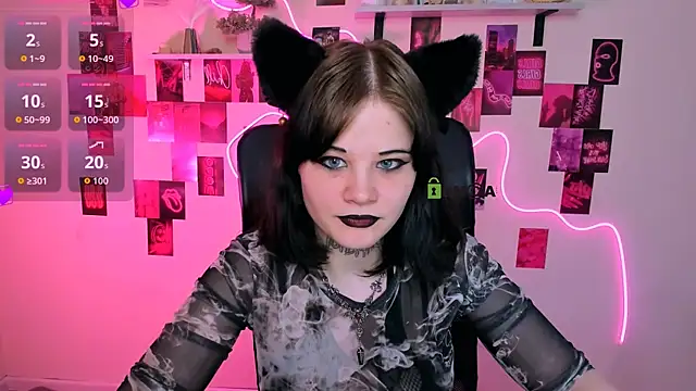Snapshot of nikki_kiss_ chatting on 05-22-26, 10:21 nikki kiss online show from 05-22-26, 10:21