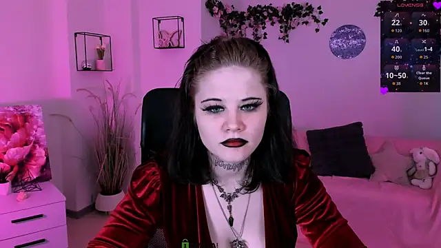 nikki kiss  online show from 07-09-26, 08:40