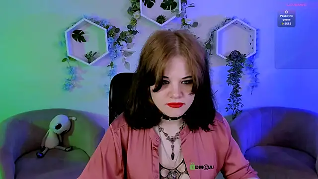 nikki kiss  online show from 07-21-26, 09:00