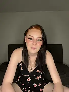 Snapshot of MiraVoss18 chatting on 04-18-26, 07:58 MiraVoss18 online show from 04-18-26, 07:58