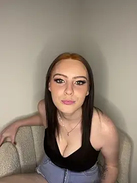 Snapshot of MiraVoss18 chatting on 04-19-26, 06:10 MiraVoss18 online show from 04-19-26, 06:10