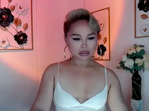 Snapshot of olla_victoria chatting on 06-04-26, 03:07 olla victoria online show from 06-04-26, 03:07