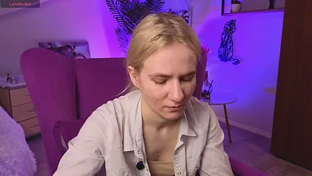 PennyLavertu online show from 04-15-26, 07:48