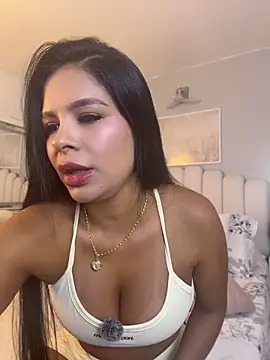 Snapshot of Elara_Luxe chatting on 05-28-26, 11:13 Elara Luxe online show from 05-28-26, 11:13