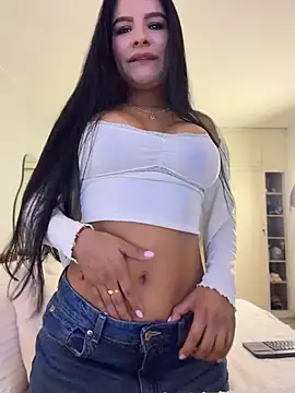 Snapshot of Elara_Luxe chatting on 06-06-26, 10:58 Elara Luxe online show from 06-06-26, 10:58