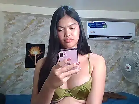Foxie Naughty online show from 05-09-26, 05:51