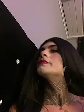 Snapshot of valen_lewiiz chatting on 05-21-26, 04:19 valen lewiiz online show from 05-21-26, 04:19