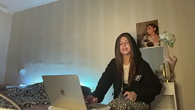 Alice Princesz online show from 04-28-26, 05:40