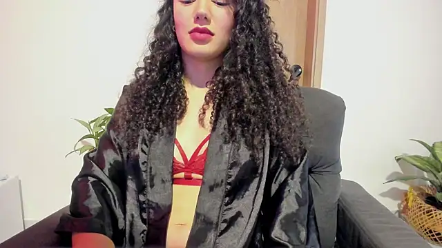 Snapshot of MiaRouseex chatting on 05-07-26, 01:55 MiaRouseex online show from 05-07-26, 01:55