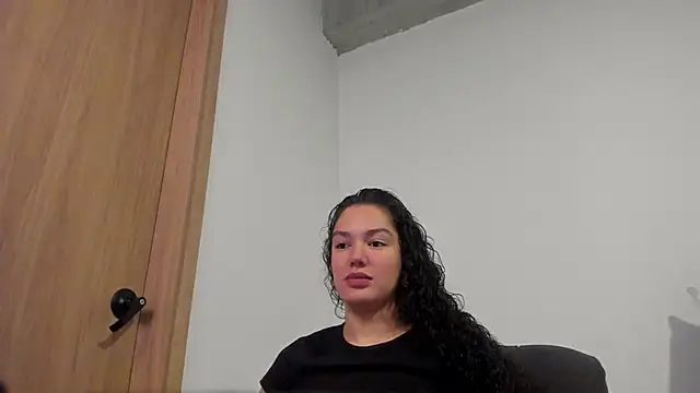 Snapshot of MiaRouseex chatting on 05-16-26, 09:13 MiaRouseex online show from 05-16-26, 09:13